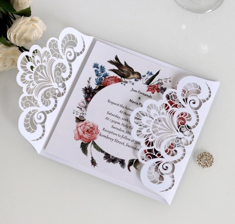 Invito Matrimonio Tagliato al Laser Stile Europeo Carta Perlata Interno Fiori Uccelli Nastro Busta Per Cerimonia Festa