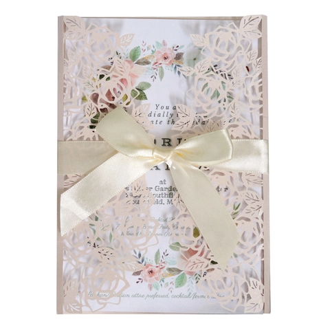 Laser Gesneden Roos Bruiloft Uitnodigingskaarten Set Met Enveloppen Strik Linten Parelmoer Papier Bloemen Uitnodigingen Voor Bridal Shower Verloving Feest Banket