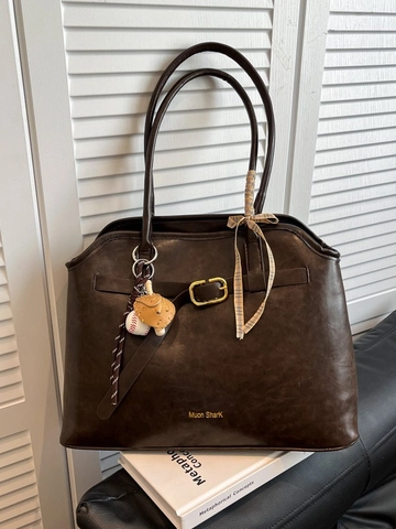 Borsa Tote in Pelle Scamosciata PU Vintage di Grande Capacità per Donna Borsa a Tracolla Minimalista Casual con Ciondolo Baseball