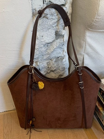 Bolso Tote Vintage de Gran Capacidad para Mujer Bolso de Hombro de Cuero PU de Gamuza Retro Con Colgante Bolso de Axila Hobo