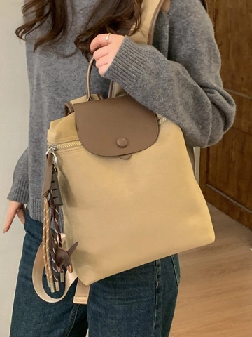 Zaino da Donna in Pelle PU Vintage con Patta Casual per Viaggio Grande Capacità Zainetto con Ciondolo Tinta Unita