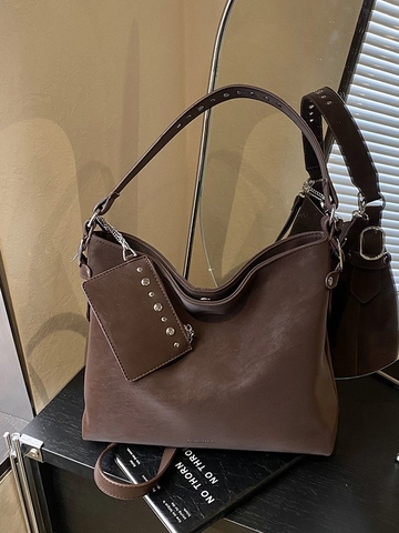Sac Fourre-tout en Cuir PU de Grande Capacité pour Femmes Sac à Bandoulière Hobo Vintage à Clous Avec Petite Pochette Sac de Navette Décontracté