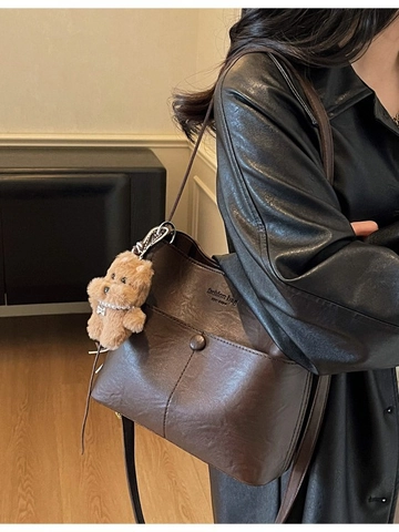 Bolso de Cubo de Cuero PU Vintage para Mujer Bolso de Hombro Cruzado de Moda con Colgante de Oso de Peluche Bolso Diario