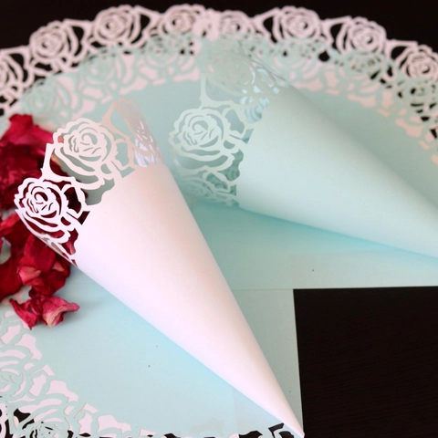 Laser Cut Rose Paper Confetti Cones For Wedding Flower Petal Rice Holder Romantic Ceremony Party Decor White Light Blue