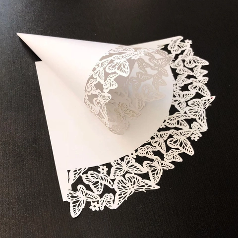 Wedding Confetti Cones Laser Cut Butterfly Lace Paper Petal Cones For Wedding Ceremony Party Table Decorations