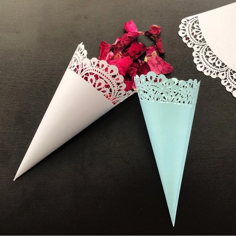 Laser Cut Hollow Lace Wedding Confetti Cones Paper Flower Petal Holder Cones For Marriage Celebration Party Table Decoration