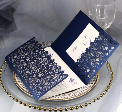 Eleganti Inviti di Nozze Taglio Laser Carta Perlata Tasca Floreale Svuotata Con Buste Interne per Biglietti d'Auguri Business Party