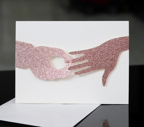 Inviti di Nozze Tagliati al Laser Luccicanti Mani Vuote Anello Carta Perlata Biglietto Auguri per Fidanzamento San Valentino Festa