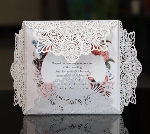 Europese Hofstijl Laser Gesneden Parelmoer Papier Bruiloft Uitnodigingen Mandala Bloemen Wenskaarten Champagne Goud Wit Feest Uitnodigingsenveloppen