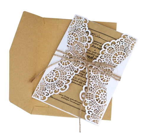 Invitations de Mariage Découpées au Laser Avec Enveloppes en Papier Kraft Blanc Papier Perlé Cartes de Dentelle Corde Chanvre