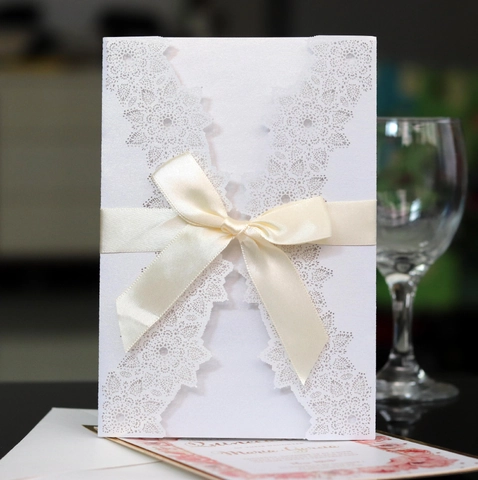 Elegant European Laser Cut Wedding Invitation Card With Envelope Pearlescent Paper Hollow Lace Floral Design Celebration Card