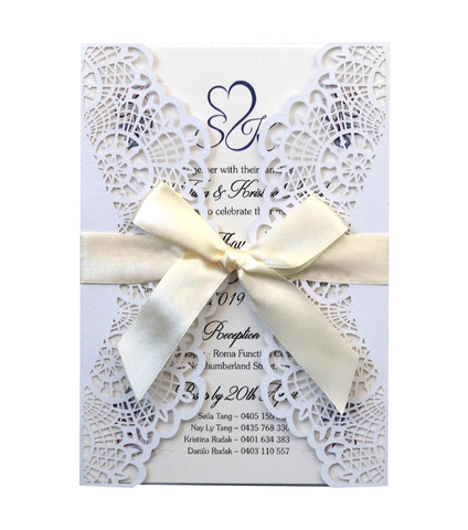 Elegant European Laser Cut Wedding Invitation Cards With Satin Ribbon Pearlescent Paper Hollow Floral Engagement Party Cards