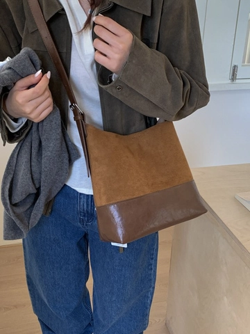 Borsa a Secchiello da Donna a Grande Capacità Retrò in Pelle PU Splicing in Camoscio Borsa a Tracolla Pendolare Quotidiana