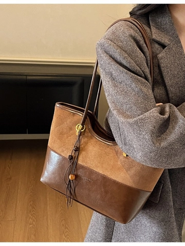 Bolso Shopper Vintage de PU y Gamuza para Mujer Bolso de Hombro Gran Capacidad Con Colgante de Borla y Cuentas de Madera Bolso de Mano Moda