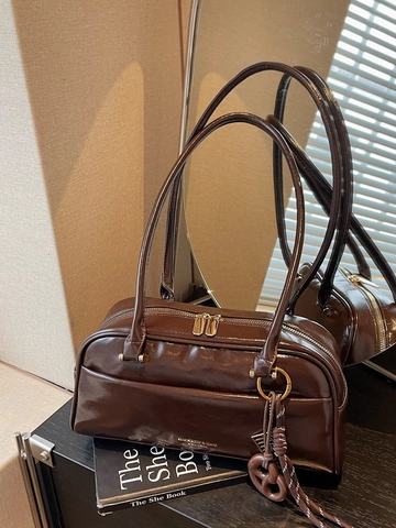 Women Retro Glossy Synthetic Leather Pillow Underarm Bag Fashionable Soft Solid Color Shoulder Bag With Pendant Handbag