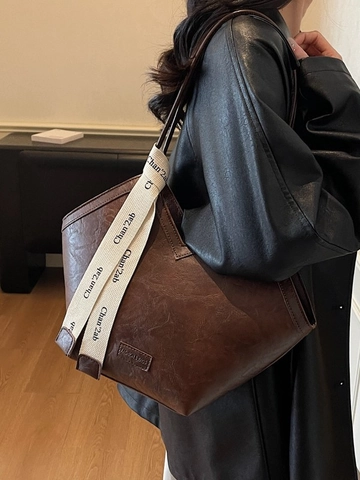 Borsa Tote in Pelle PU Vintage Grande Capacità Apertura a V Borsa a Tracolla Con Decorazione Nastro Lettere per Donna Moda