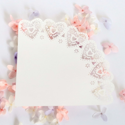 Laser Cut Heart Floral Lace Wedding Confetti Cones White Light Blue Cardboard Paper Petal Cones For Marriage Party Decoration DIY Favor Gifts