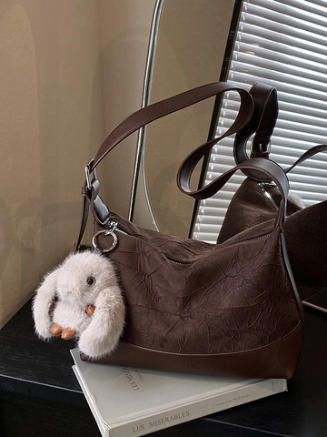 Borsa a Tracolla Plissettata in Pelle PU Casual da Donna Borsa a Spalla Dumpling Splicing Retrò Con Ciondolo a Coniglio in Peluche per Pendolarismo Quotidiano
