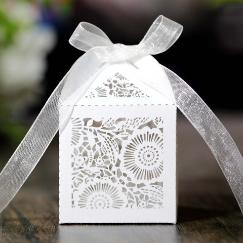 Europäischer Stil Laserschnitt Hohl Blume Geschenkbox Mit Band Für Hochzeit Party Verlobung Süßigkeiten Schokolade Verpackung