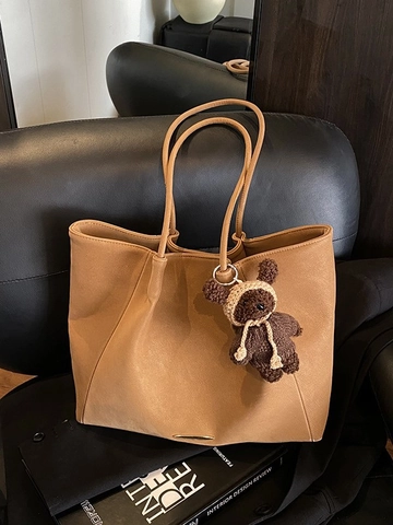 Women's Vintage Large Capacity PU Leather Tote Bag Simple Urban Commute Shoulder Bag With Bear Pendant Solid Color Autumn Winter Bag