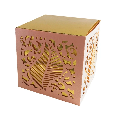 Caja de Papel Cuadrada para Caramelos Cortada con Láser con Forro Dorado Patrón de Vides Caja de Regalo para Bodas y Fiestas