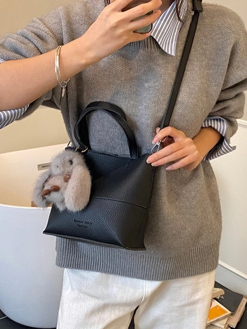 Secchiello in Pelle PU Con Trama Litchi Vintage per Donna Retro Pendolare Versatile Borsa a Tracolla Con Ciondolo Coniglio