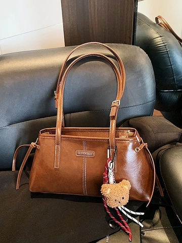 Borsa Tote da Donna in Pelle PU Vintage Grande Capacità Borsa a Tracolla Con Cuciture a Contrasto e Ciondolo Orsetto Peluche