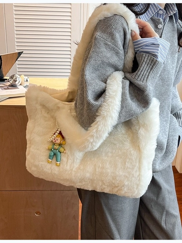 Borsa Tote in Ecopelliccia da Donna Morbida Borsa a Tracolla in Peluche Con Ciondolo a Forma di Ragazza Grande Capacità Invernale