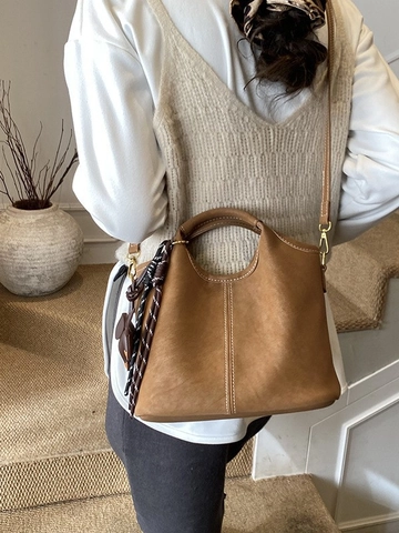 Retro Gematteerd PU Leer Bucketbag Voor Vrouwen Contraststiksel Crossbody Tas Met Teckel Hanger Draagbare Tote Tas