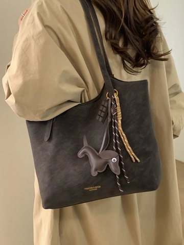 Women Large Capacity PU Leather Tote Bag Vintage Minimalist Commuter Shoulder Bag With Animal Charm Solid Color Handbag