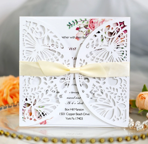 Elegant Laser Cut Butterfly Wedding Invitations Pearlescent Paper Invitation Cards With Ribbon Bow For Engagement Party