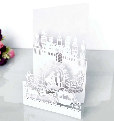 Inviti di Nozze Taglio Laser Europei Castello Traforato Carrozza Carta Perlata Biglietti d'Auguri Articoli per Feste di Fidanzamento