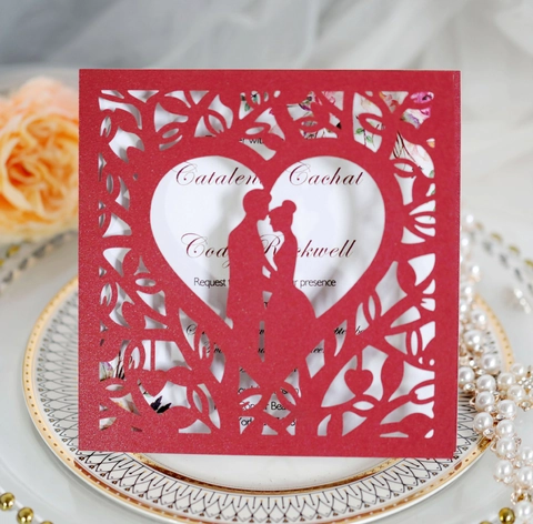 Tarjetas de Invitación de Boda con Corte Láser Europeo Silueta de Pareja de Corazón Invitaciones de Papel Perlado con Sobres para Celebración de Matrimonio