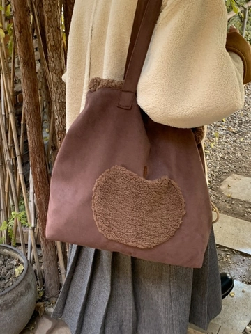 Women Faux Suede Sherpa Tote Bag Autumn Winter Large Capacity Drawstring Shoulder Bag With Heart Apple Pattern Patchwork