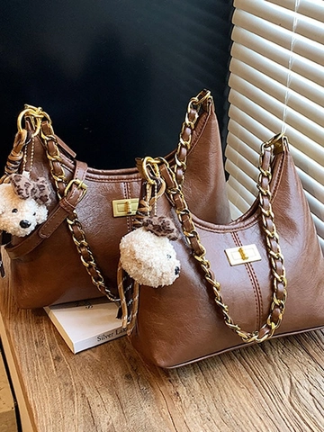 Sac Bandoulière Vintage en Cuir PU pour Femmes Sac Hobo à Losanges avec Bandoulière en Chaîne et Pendentif Ours en Peluche