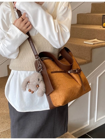 Sac Bandoulière Seau Plissé Vintage Pour Femmes Grande Capacité En Similicuir PU Sac À Épaule Avec Charme Lapin En Peluche Sac Navette