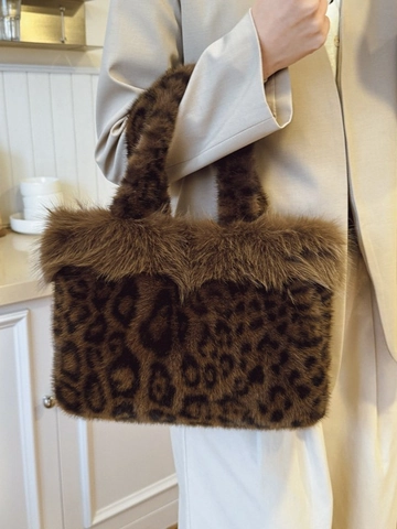 Women Leopard Print Artificial Fur Handbag Winter Plush Tote Bag Fashion Soft Warm Faux Fur Commuter Top Handle Bag