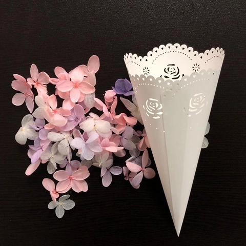 Coni per Coriandoli da Matrimonio a Forma di Rosa Tagliati al Laser Porta Petali in Carta Bianchi e Rosa per Decorazioni Feste