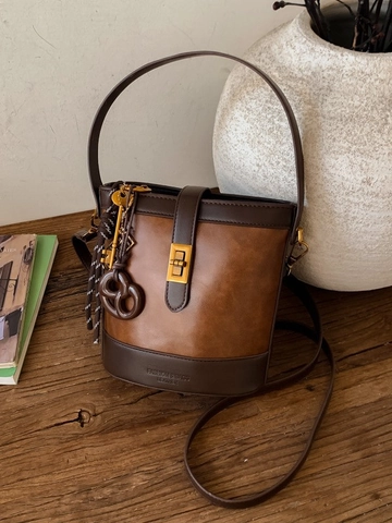 Bolso de Cubo de Cuero PU Vintage para Mujer Retro Bloque de Color Costura Bolso de Hombro Cruzado Con Cierre de Metal Bolso Diario