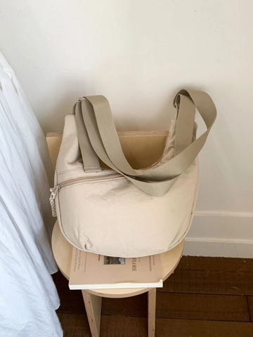 Sac à Bandoulière Hobo en Nylon Décontracté pour Femmes Grande Capacité Sac à Épaule Demi-Lune Léger Polyvalent