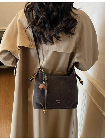 Vintage PU Leder Bucket Crossbody Tasche Für Damen Retro Matte Schulter Hobo Tasche Mit Blumenanhänger Commute Handtasche