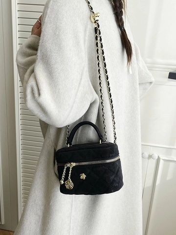 Borsa Vanity trapuntata in pelle scamosciata da donna Borsa a tracolla con catena a rombi di lusso Borsa a mano con manico superiore elegante con ciondolo a fiore