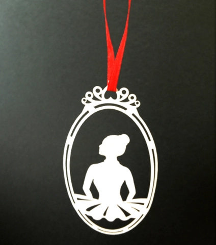 Elegant White Ballet Girl Laser Cut Paper Hanging Ornament Crown Design Decorative Tag With Red Ribbon For Christmas Wedding Party Home Decor