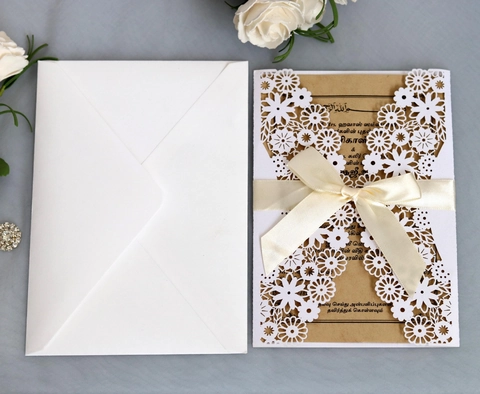 Biglietti d'Invito per Matrimonio in Stile Europeo Taglio Laser Set Floreale Intagliato Carta Perlata Eleganti Biglietti d'Invito