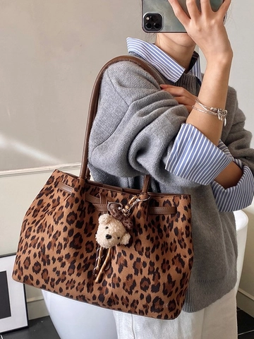 Retro Women Commuter Tote Bag Large Capacity PU Leather Shoulder Bag Casual Shopping Bag With Bear Pendant Decoration