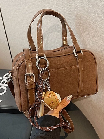 Damen Wildleder Boston Tasche Retro Kleine Handtasche Lässige Umhängetasche Mit Baseball Anhänger Mode Kissentasche