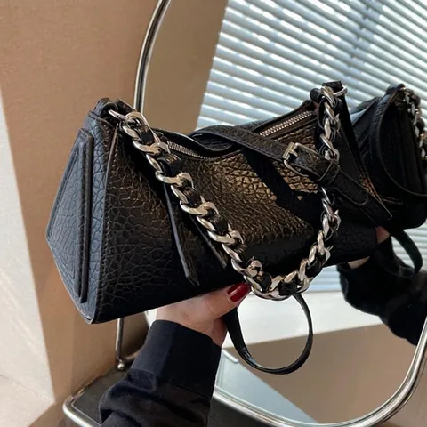 Borsa Sottobraccio in Pelle PU Moda Donna Decorazione Catena Argento Texture a Ciottoli Borsa a Tracolla Triangolo Geometrico Elegante