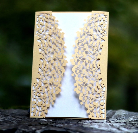 Biglietto d'Invito Tagliato al Laser in Carta Perlata con Design Intagliato a Vite di Foglie per Matrimonio Festa Compleanno Fidanzamento