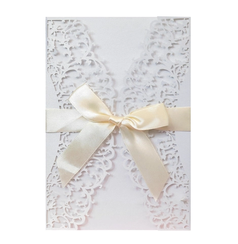 Elegante Invito di Nozze Intagliato al Laser Carta Perlata Pizzo Intagliato Invito Con Fiocco in Raso per Celebrazione Matrimonio Forniture per Feste