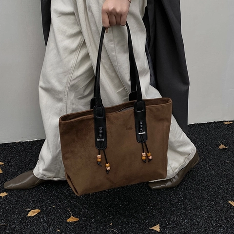 Vintage Artificial Suede Tote Bag For Women Large Capacity Shoulder Bag With Wood Bead Tassels Retro Casual Commuting Bag